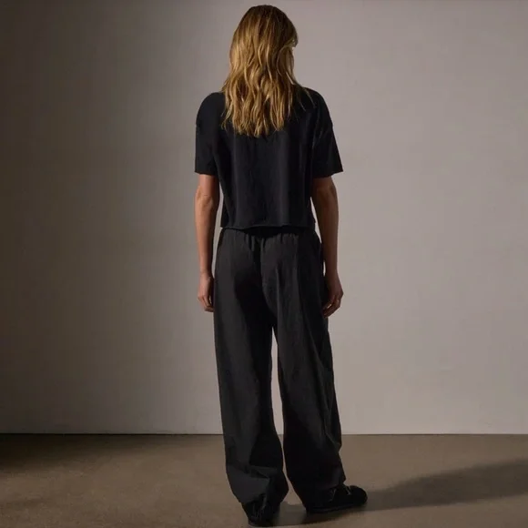 JAMES PERSE Stretch Poplin Parachute Pant in Color Black & Color Salt Pigment - Picture 4 of 16
